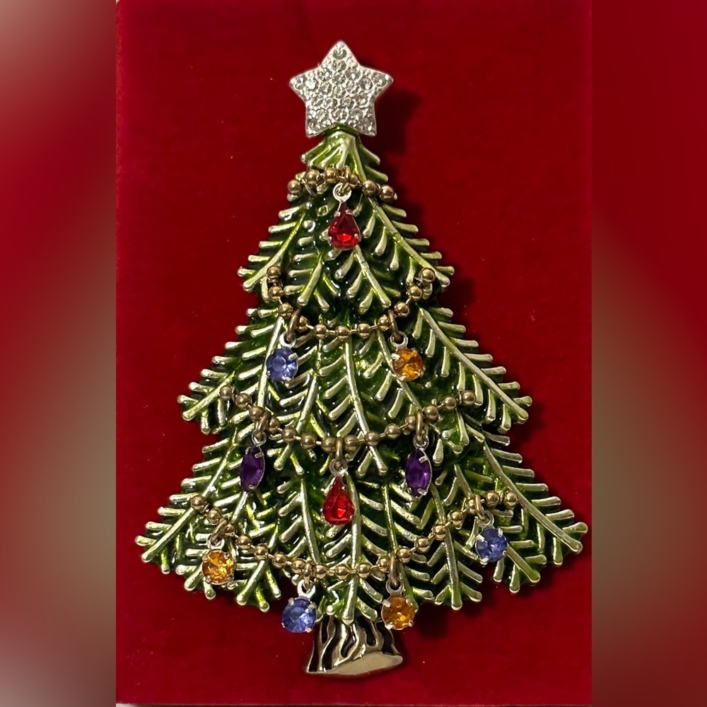 Vintage Avon 2008 Christmas Tree Pin